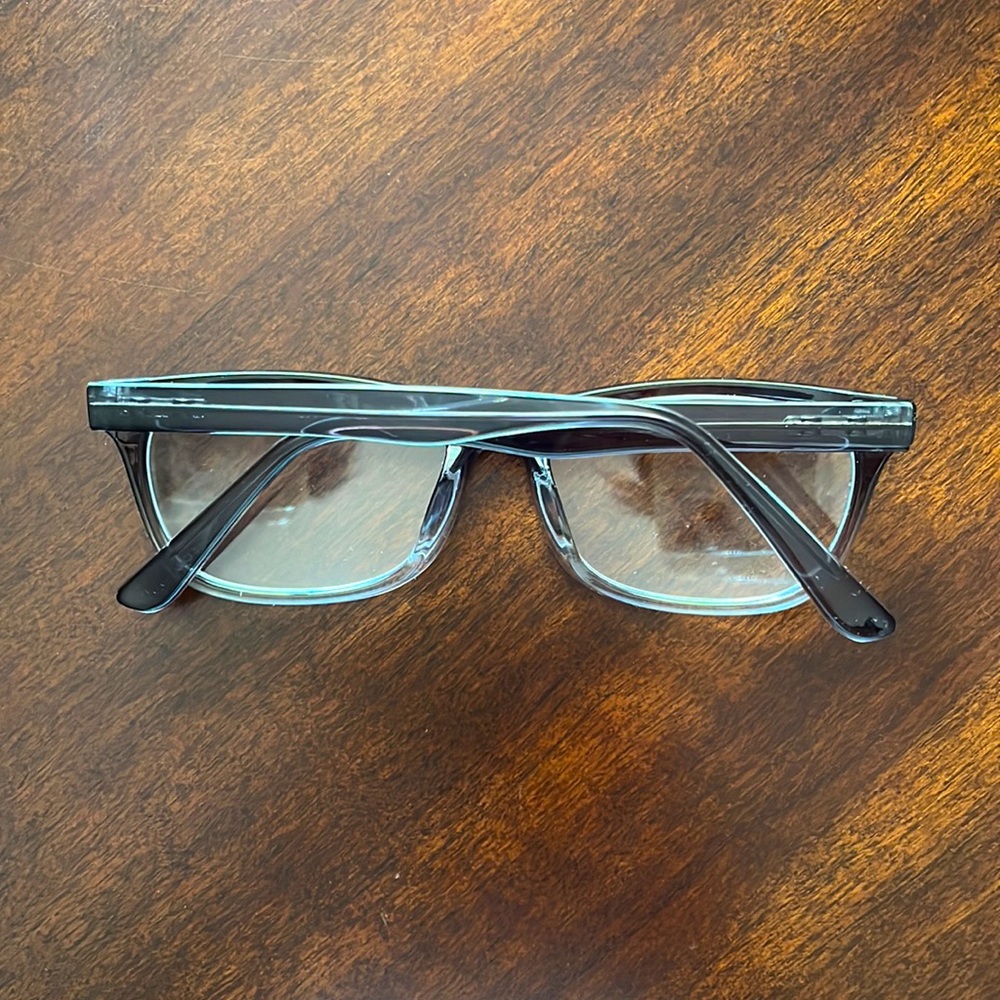 Glasses - Picture 3 of 8